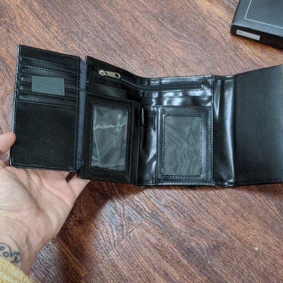 Brand New Vani snake skin wallet - Picture 4 of 4